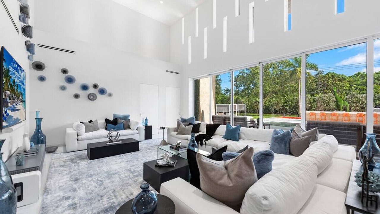 Photo of Livingroom in Pinecrest