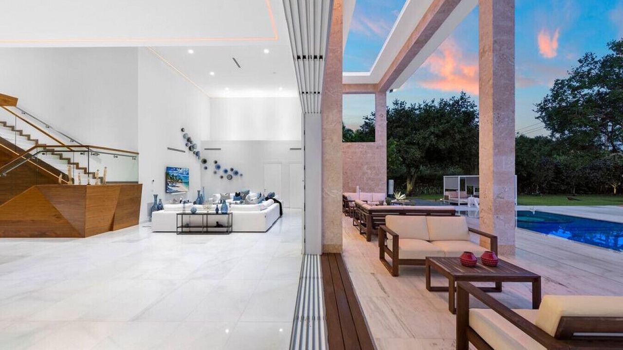 Photo of Outdoor in Pinecrest