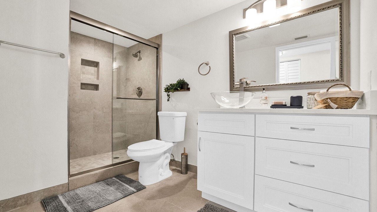 Photo of Bathroom in Lantana