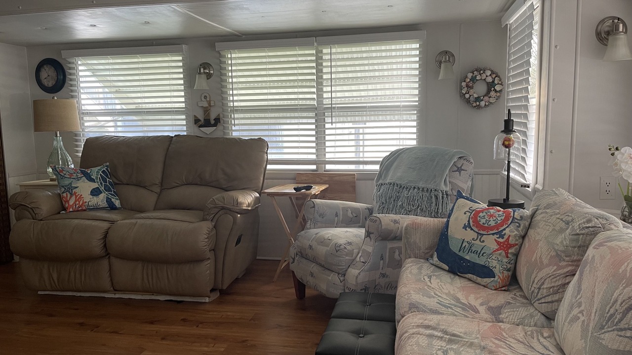 Photo of Livingroom in Nettles Island