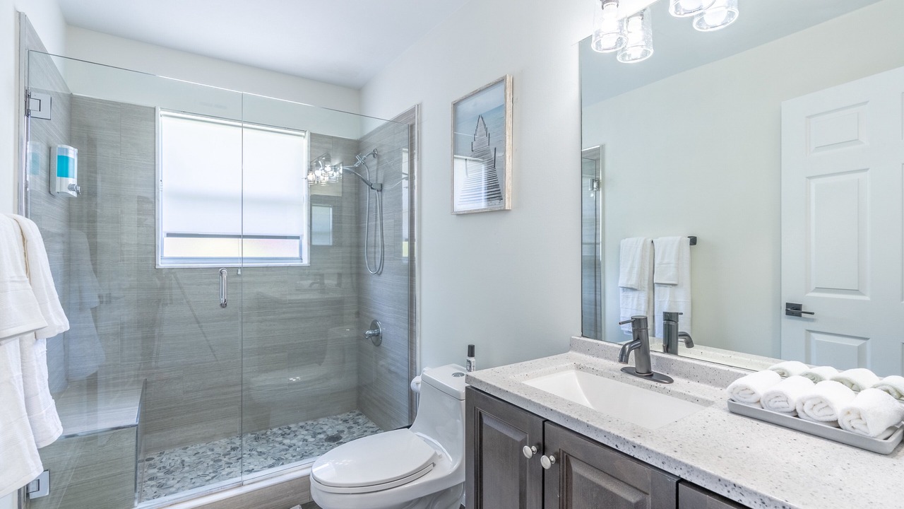 Photo of Bathroom in Golden Gate