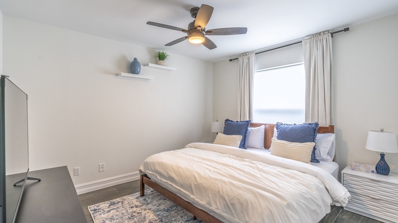 Photo of Bedroom in Golden Gate