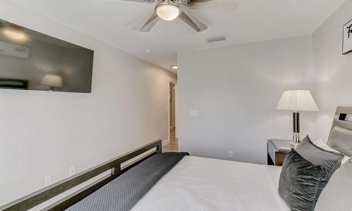 Photo of Bedroom in Oakland Hills