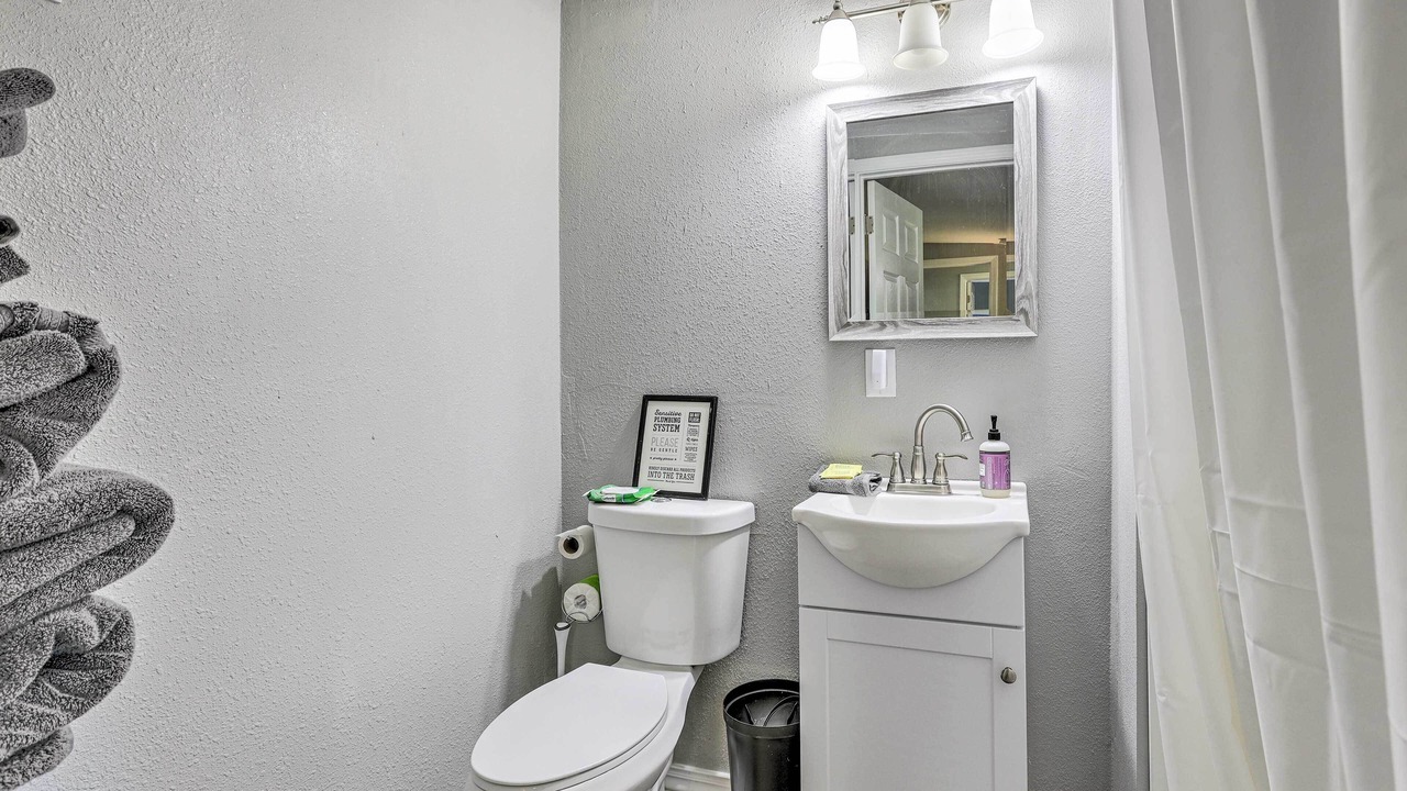 Photo of Bathroom in Manattee Road