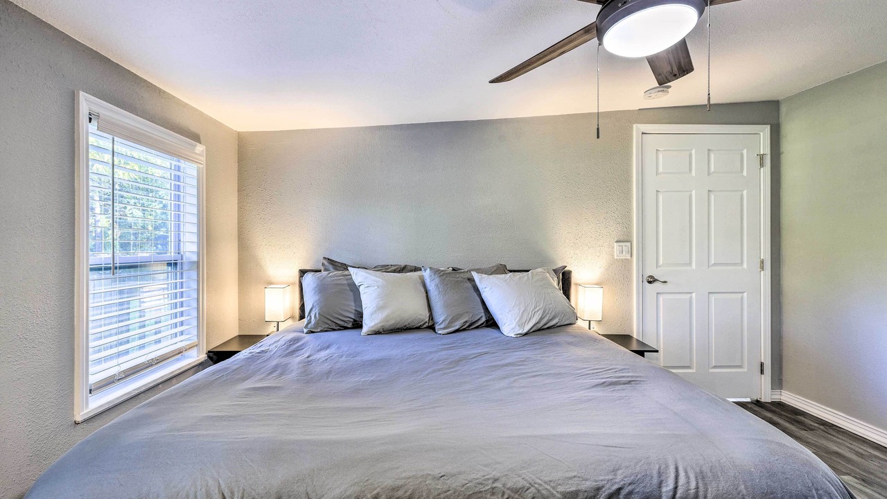 Photo of Bedroom in Manattee Road