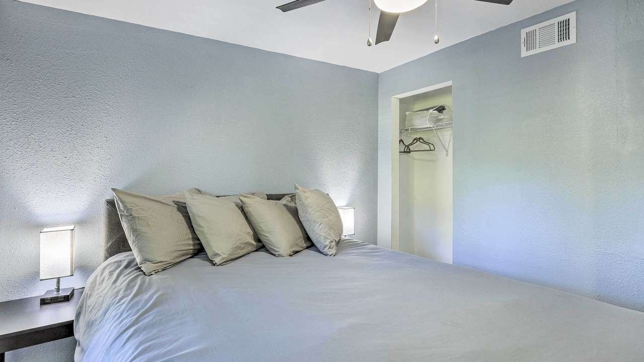 Photo of Bedroom in Manattee Road
