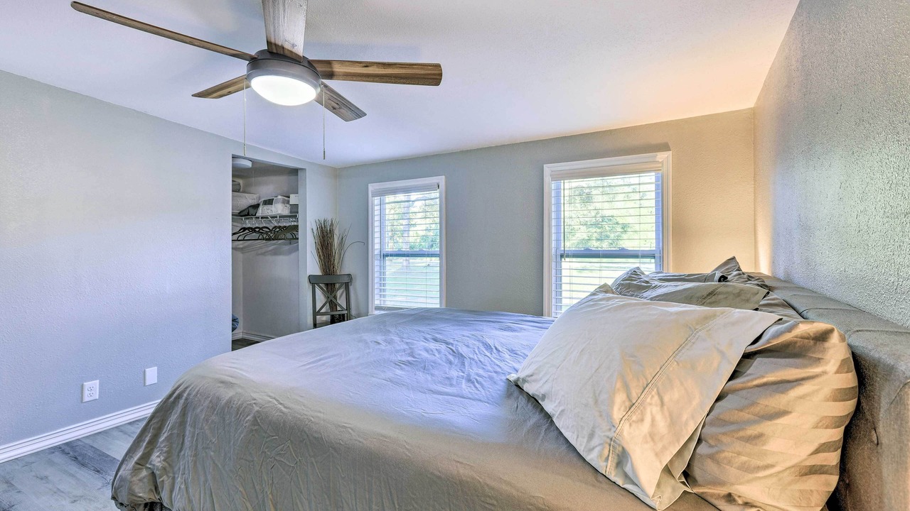 Photo of Bedroom in Manattee Road