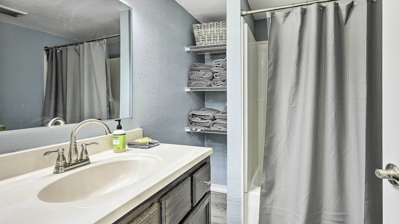 Photo of Bathroom in Manattee Road