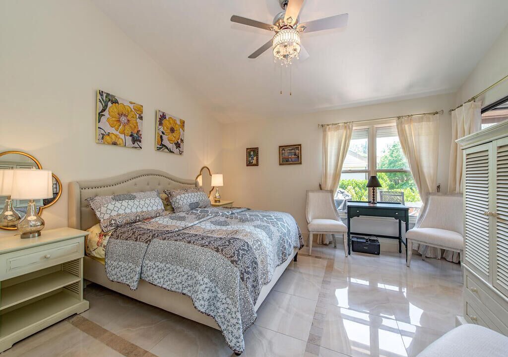 Photo of Bedroom in Park Shore