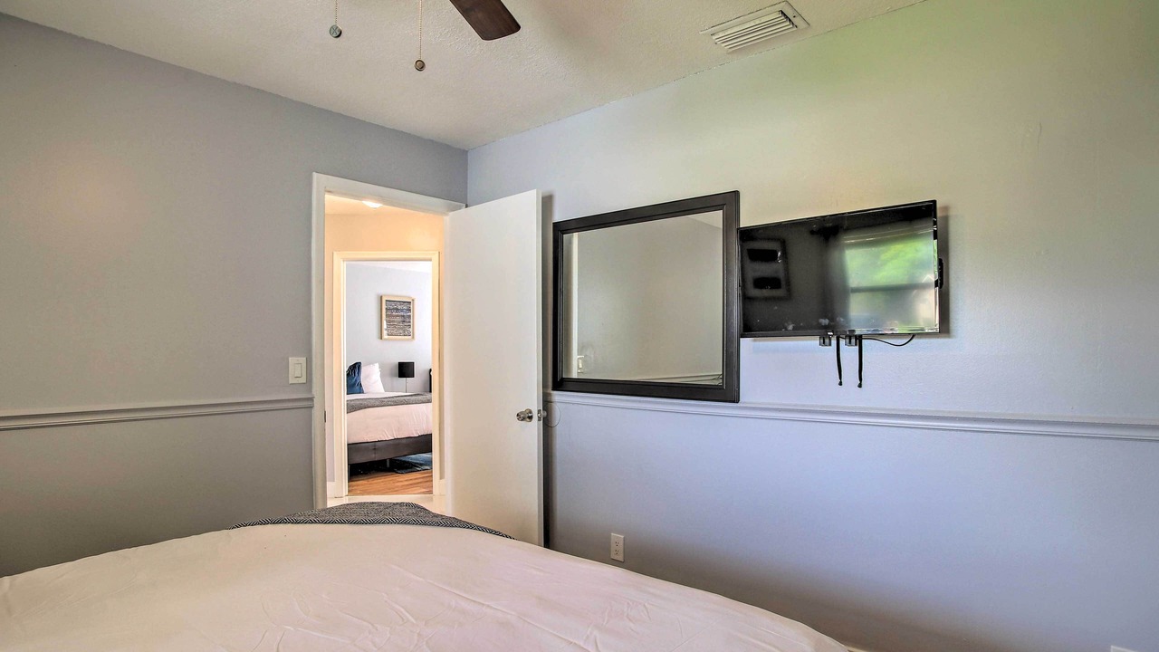 Photo of Bedroom in Lauderhill