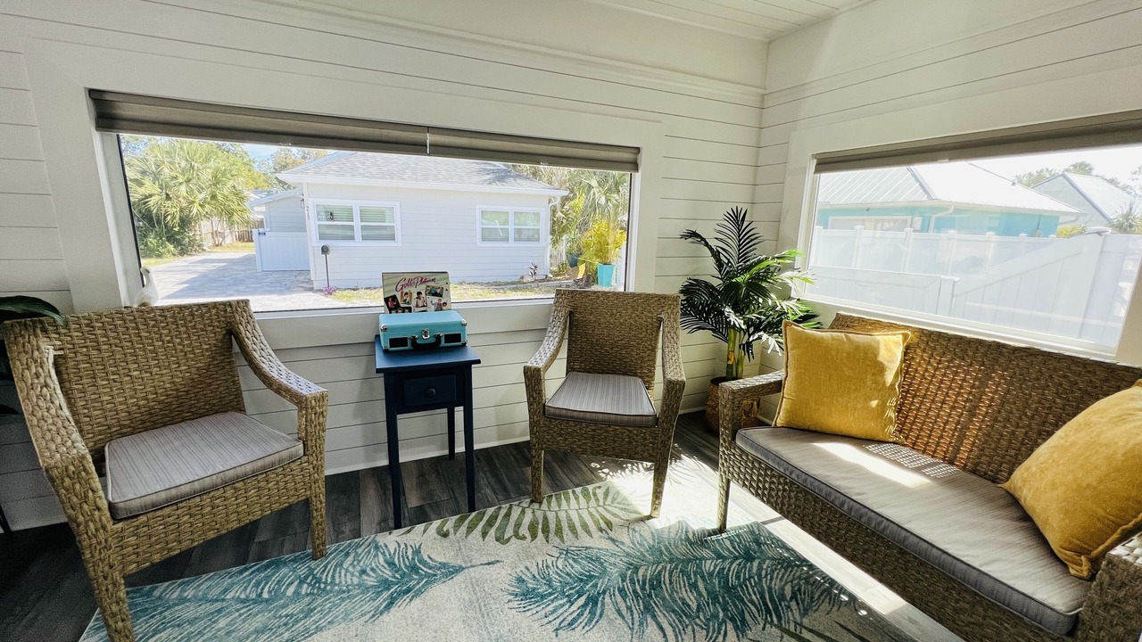 Photo of Livingroom in Historic District