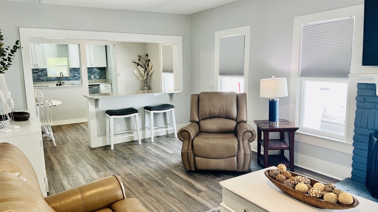 Photo of Livingroom in Historic District