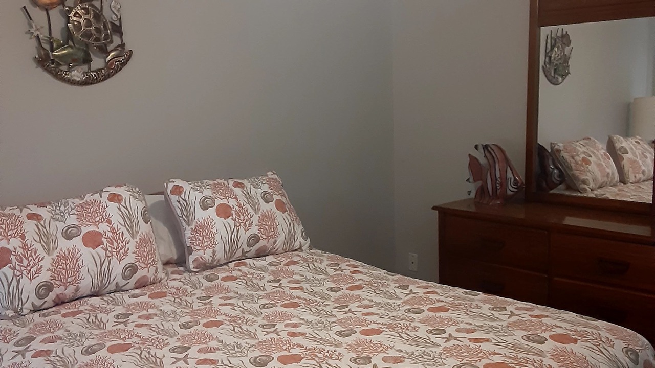 Photo of Bedroom in Golden Beach Estates
