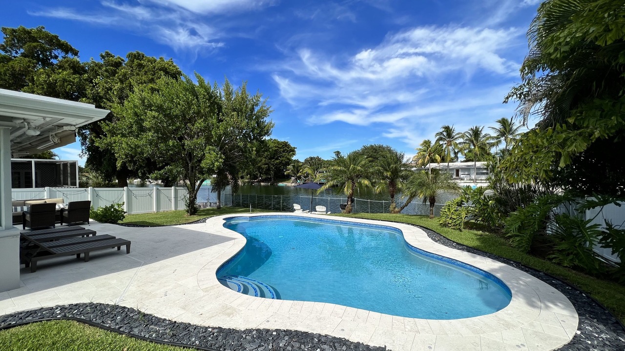 Photo of Outdoor in Poinsettia Heights