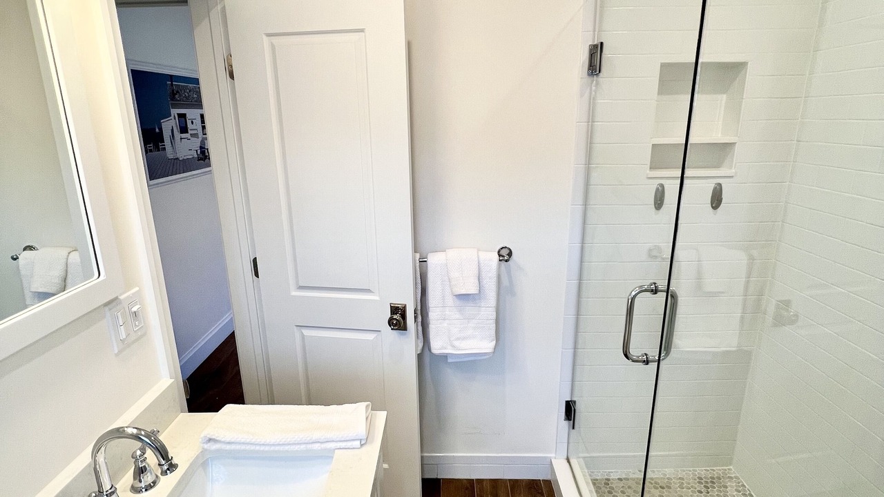 Photo of Bathroom in Poinsettia Heights