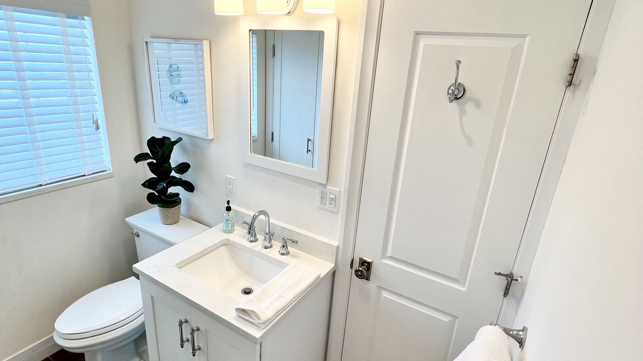 Photo of Bathroom in Poinsettia Heights