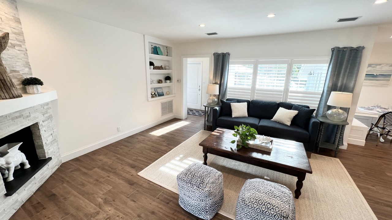 Photo of Livingroom in Poinsettia Heights