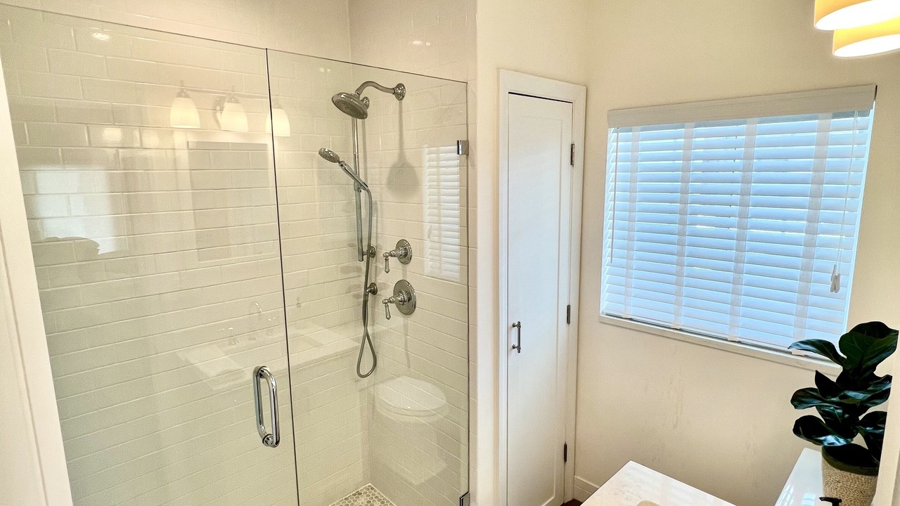Photo of Bathroom in Poinsettia Heights