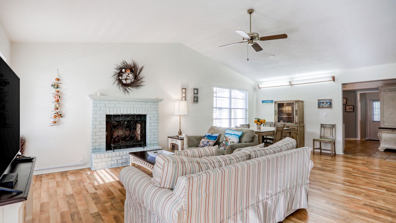 Photo of Livingroom in River District