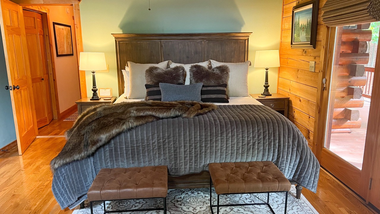 Photo of Bedroom in Dahlonega