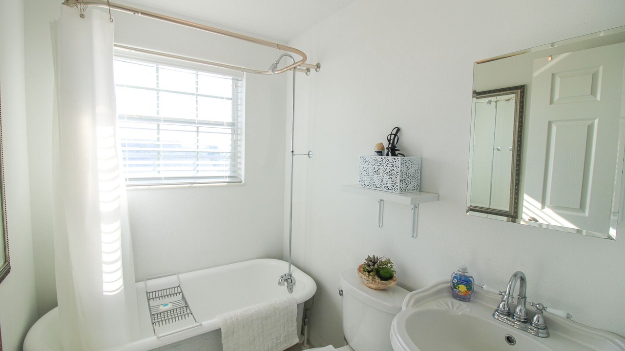 Photo of Bathroom in Marineland Acres