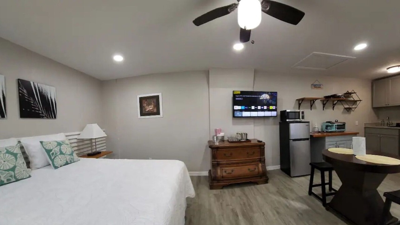 Photo of Bedroom in Jasmine Lakes