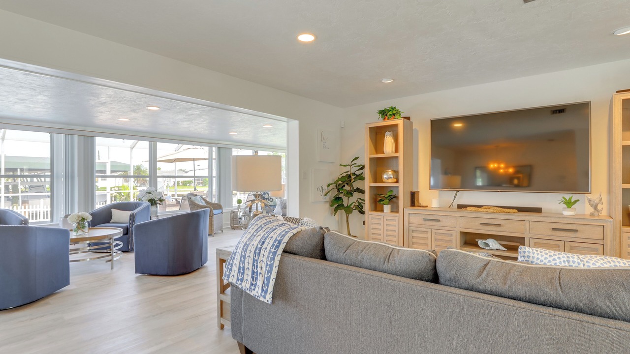 Photo of Livingroom in Bay Colony