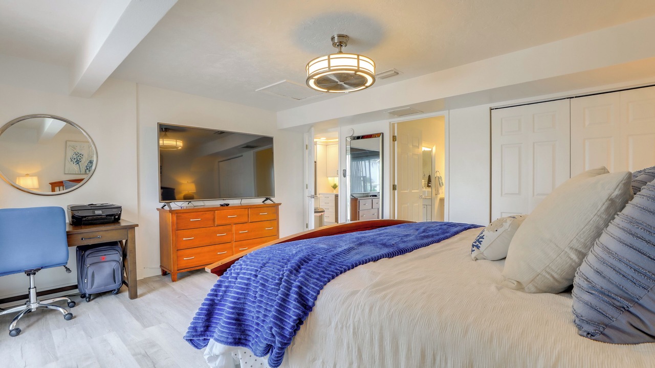 Photo of Bedroom in Bay Colony