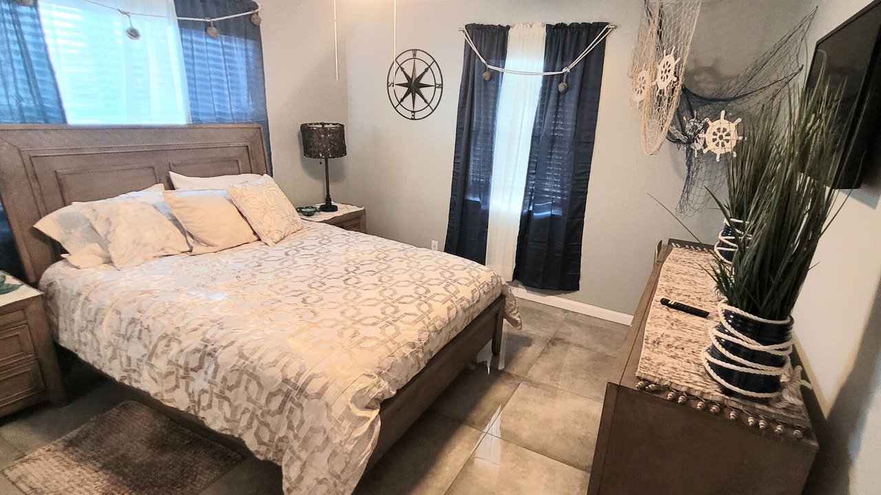 Photo of Bedroom in Riviera Beach