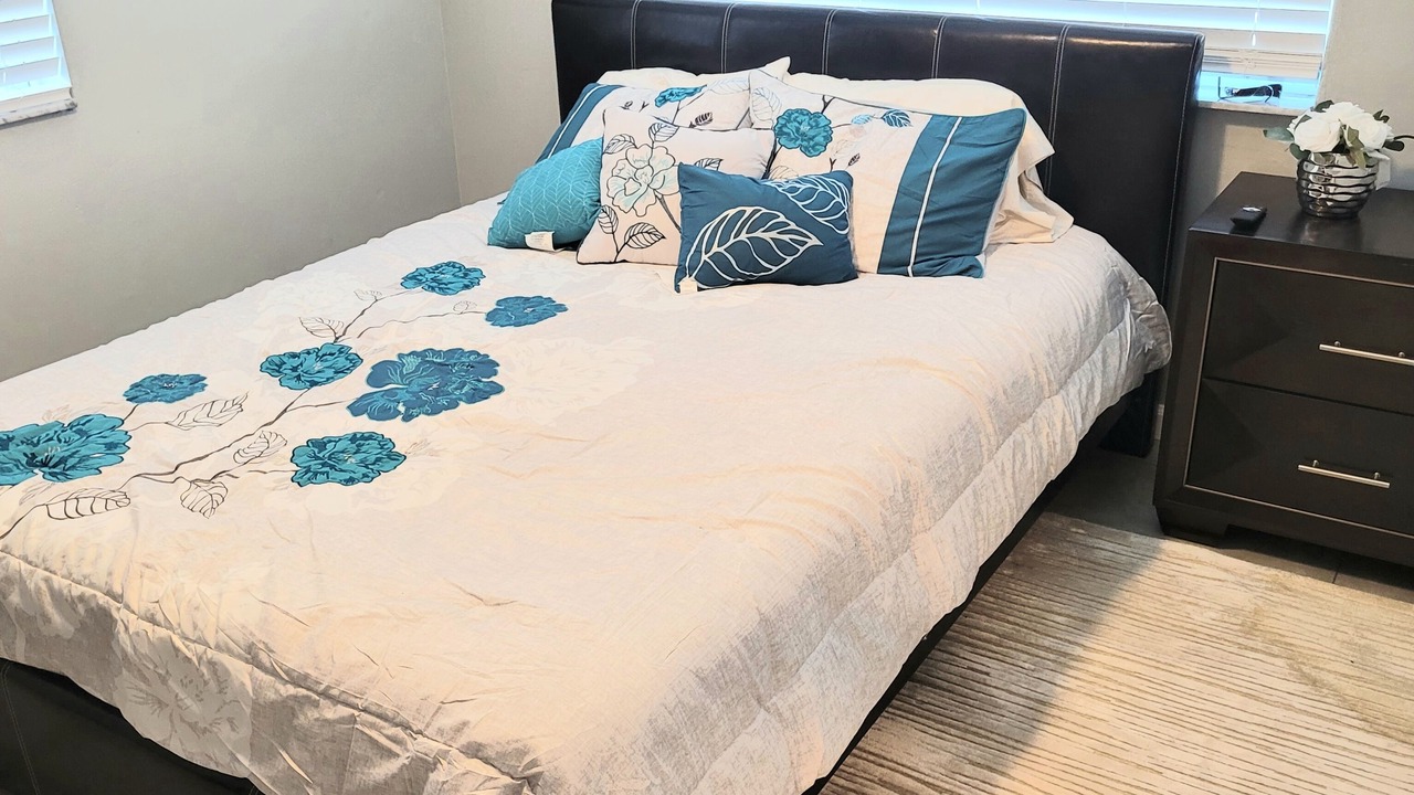 Photo of Bedroom in Riviera Beach