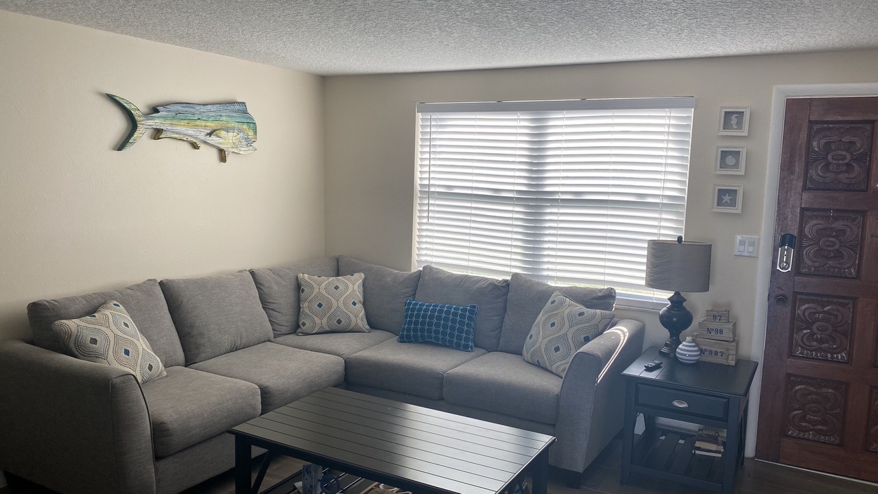 Photo of Livingroom in Hudson Beach Estates