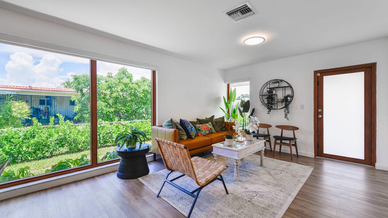 Photo of Livingroom in Olympia Heights