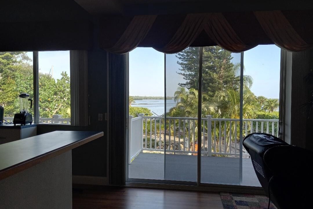Photo of Bedroom in Bayshore Gardens