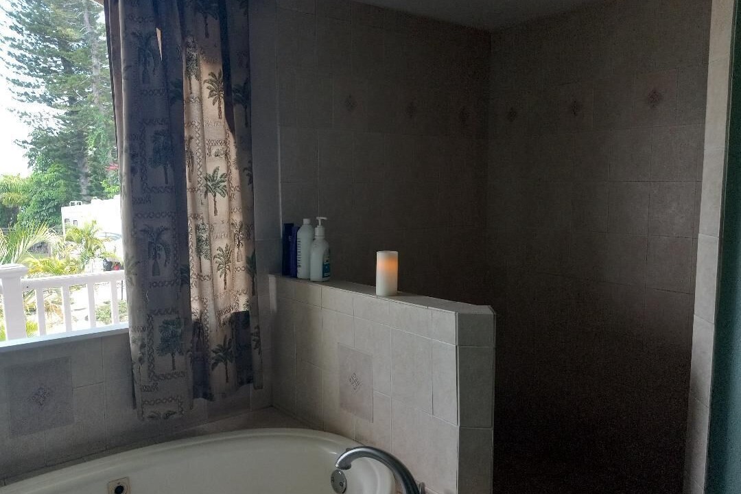Photo of Bathroom in Bayshore Gardens