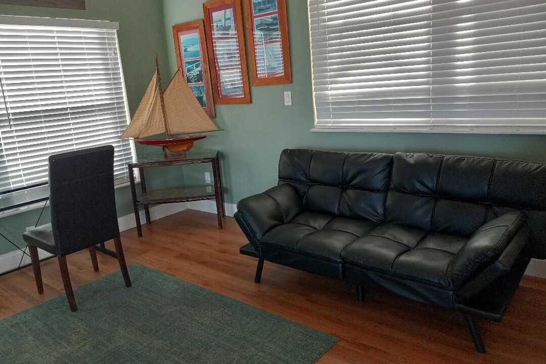 Photo of Bedroom in Bayshore Gardens