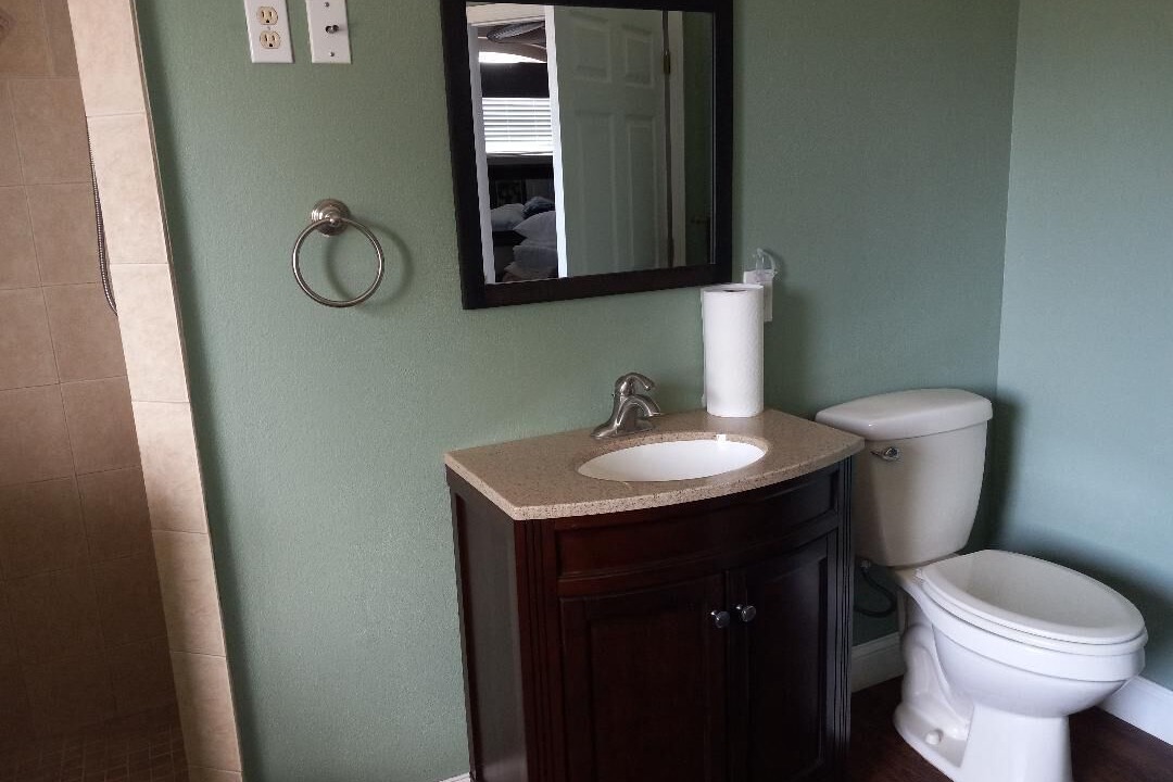 Photo of Bathroom in Bayshore Gardens