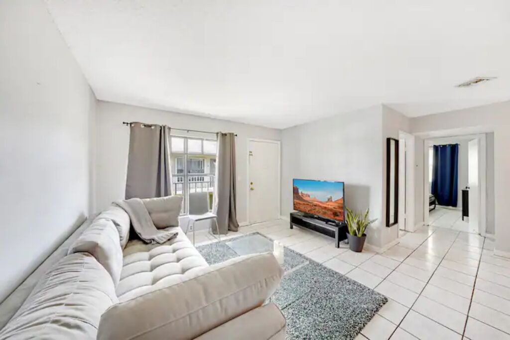 Photo of Livingroom in Kendall West