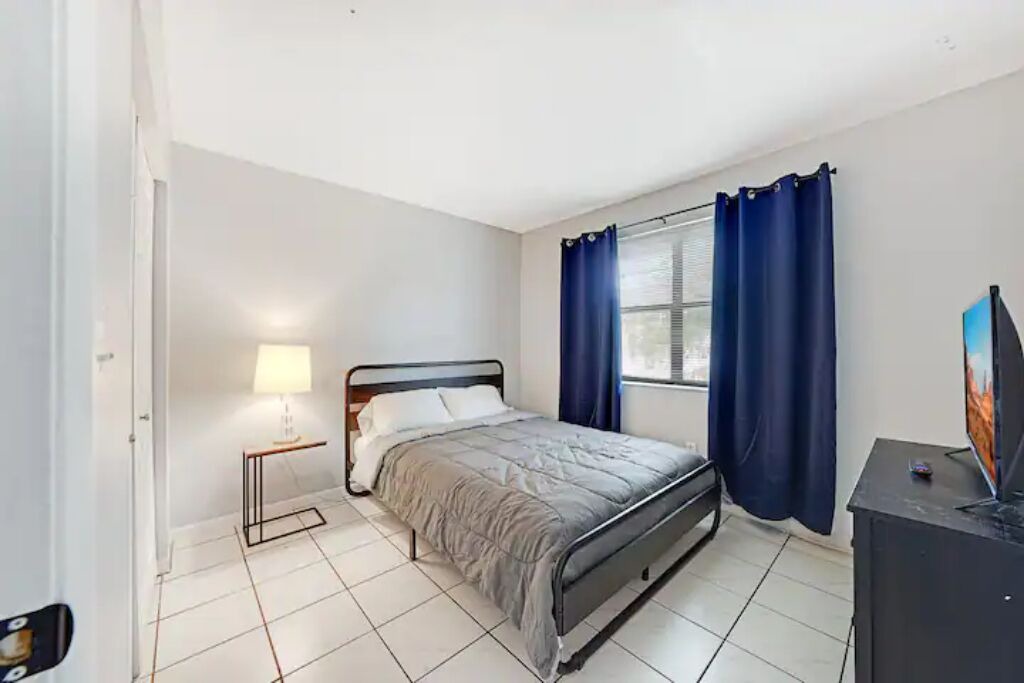 Photo of Bedroom in Kendall West