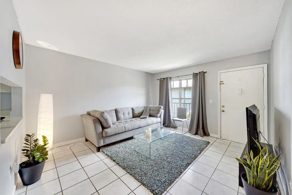 Photo of Livingroom in Kendall West