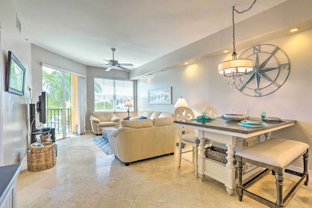 Photo of Livingroom in Burnt Store Marina