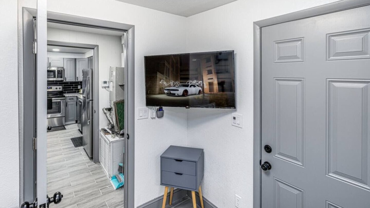 Photo of Bedroom in Azalea Park