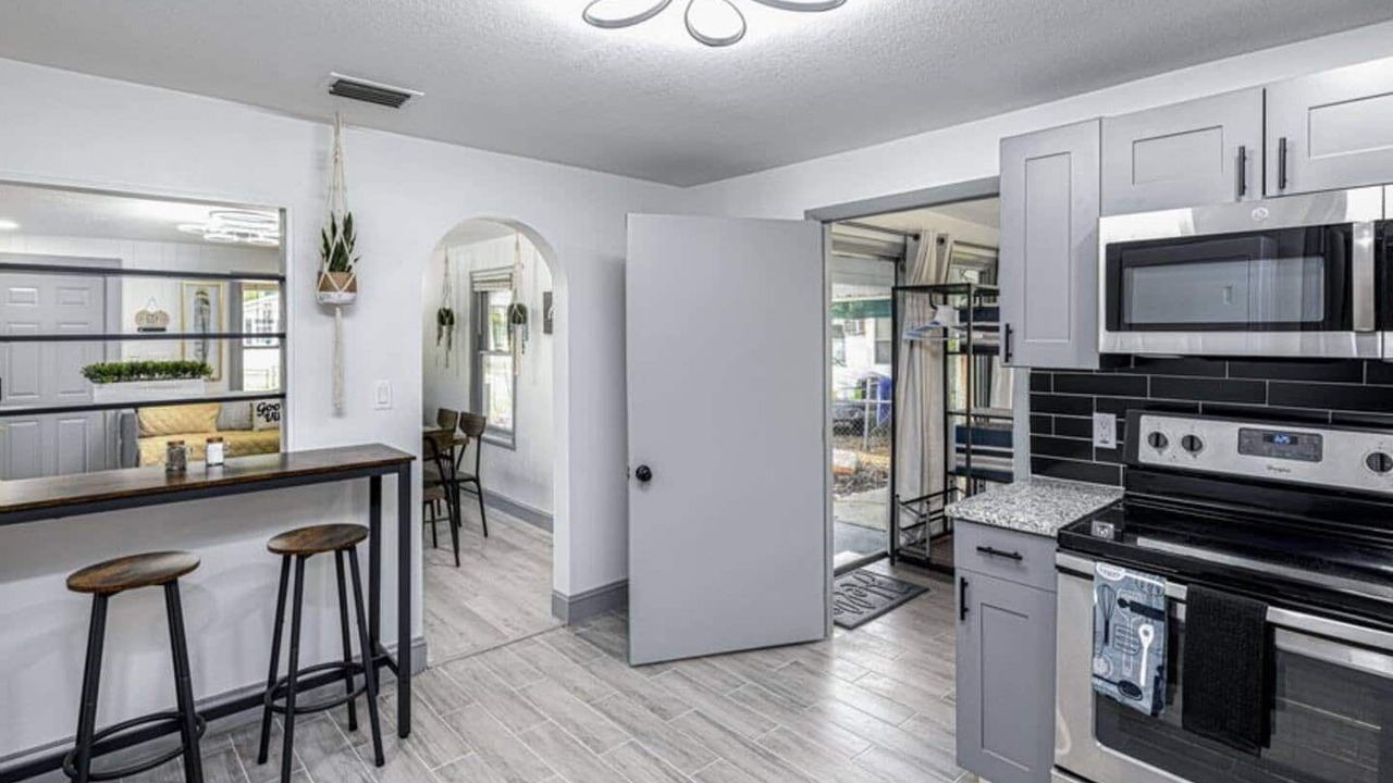 Photo of Kitchen in Azalea Park