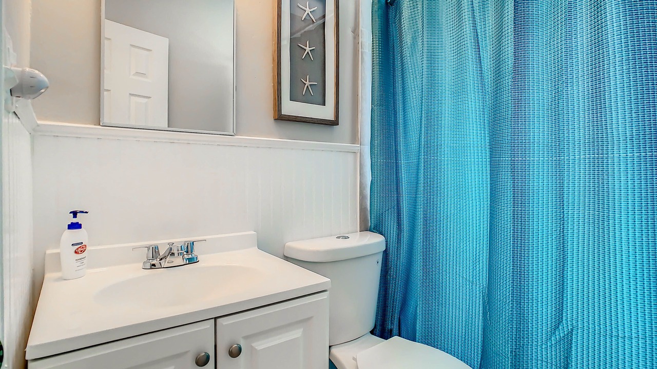 Photo of Bathroom in United Central