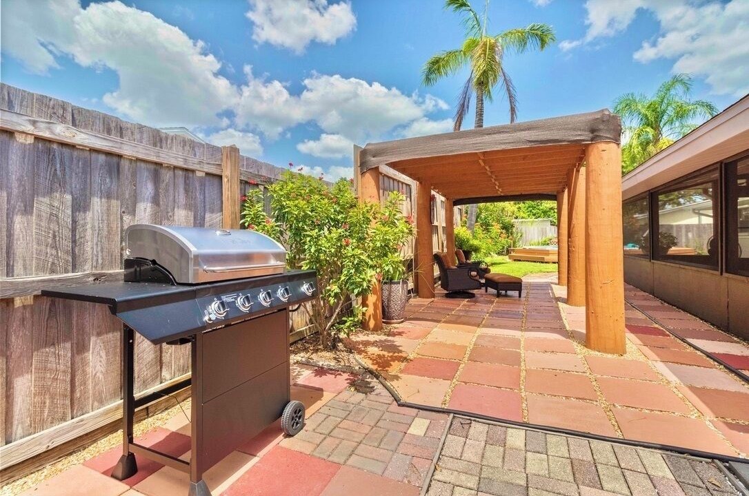 Photo of Outdoor in Bayshore Gardens