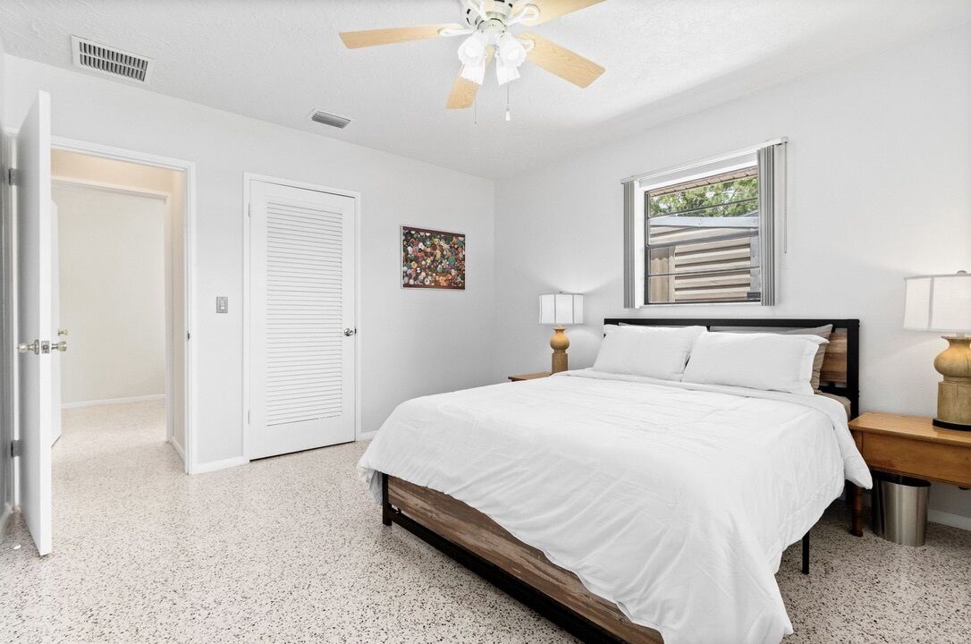 Photo of Bedroom in Bayshore Gardens