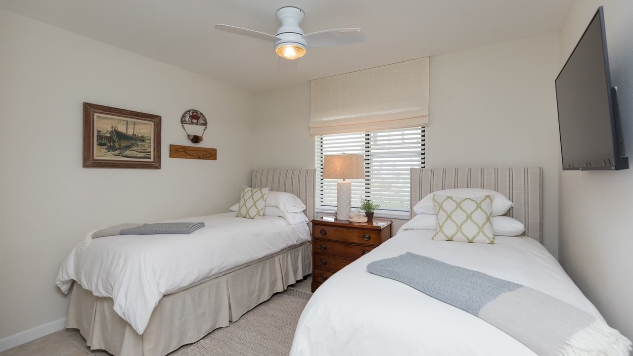 Photo of Bedroom in Marineland Acres