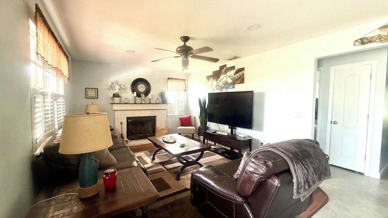 Photo of Livingroom in Englewood South