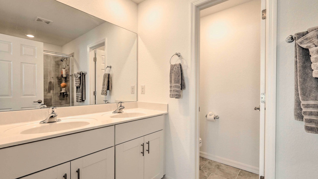 Photo of Bathroom in River Hall