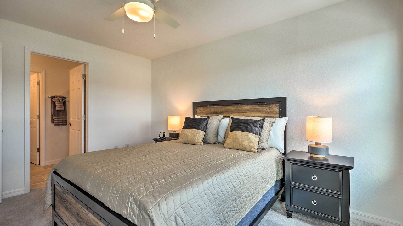 Photo of Bedroom in River Hall