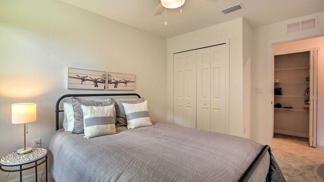 Photo of Bedroom in River Hall